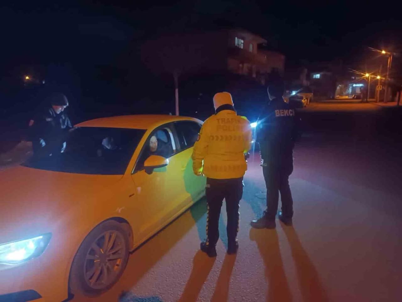 Balıkesir'de Aranan Şahıslar ve Hatalı Sürücüler Denetimlerden Kaçamadı
