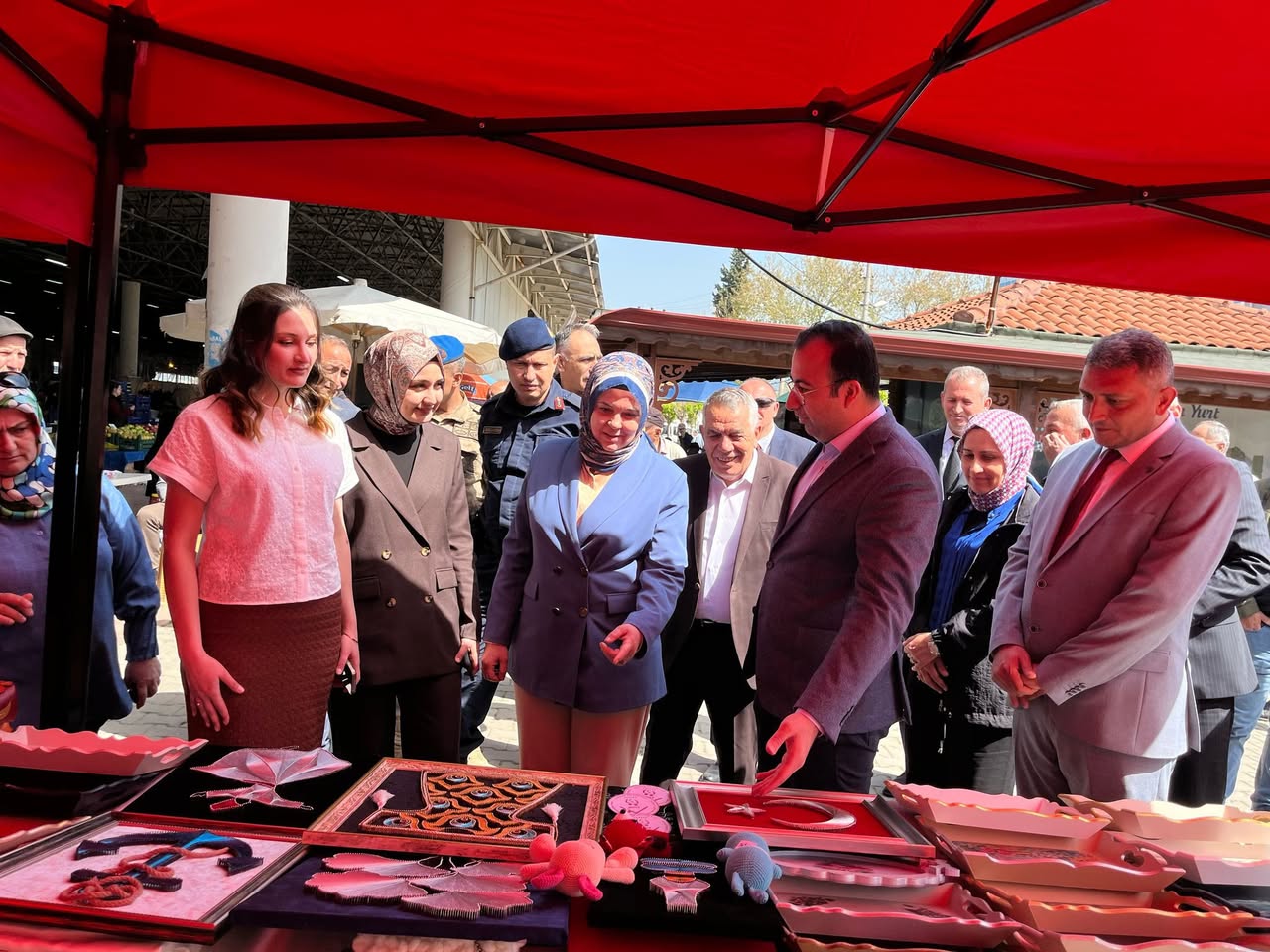 Kepsut Aile Destek Merkezi El Emeği Ürünleri Sergisi Büyük İlgi Gördü