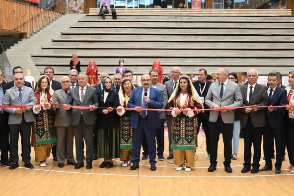 Balıkesir'de Hayat Boyu Öğrenme Haftası Coşkuyla Başladı