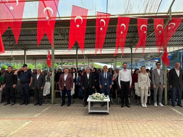 Ayvacık'ta Hayat Boyu Öğrenme Coşkusu: Kursiyerlerin Emekleri Sergilendi