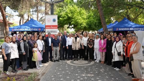 Sındırgı'da El Emeği Göz Nuru Ürünler Sergilendi