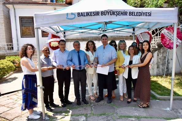 Altıeylül Belediyesi'nden Sanatseverlere Destek: Hülya Güler Sanat Atölyesi Sergisi Açıldı