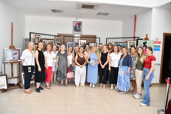 Çanakkale Belediyesi'nden Yaza Merhaba Karma Sergisi