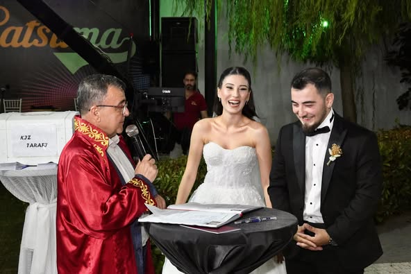 Altıeylül Belediyesi Başkanı Şehirli, Mehmet ve Şafak Çiftinin Nikahını Kıyarak Mutluluklarına Şahit Oldu