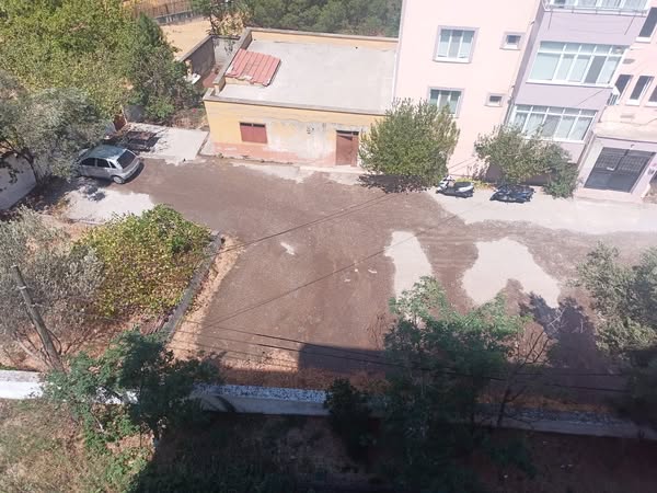 Balıkesir'de Su İsrafı: Adnan Menderes Mahallesi'nde Tonlarca Su Boşa Akıyor