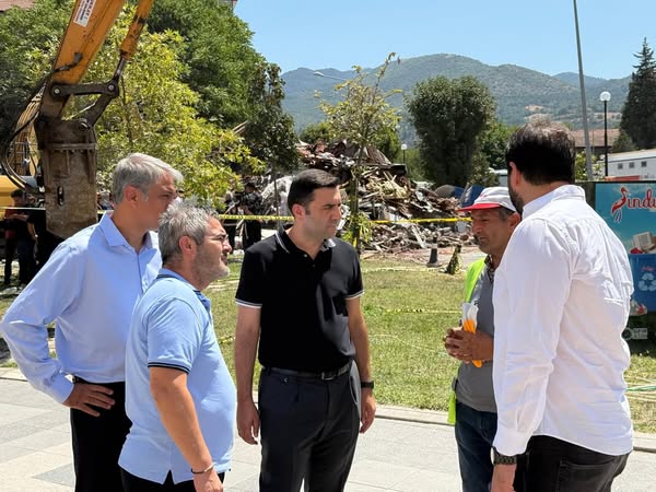 Balıkesir'de Deprem: Ticaret Odası Heyeti Taziye Ziyareti Yaptı