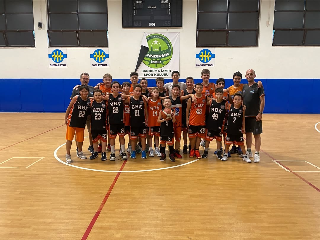 Balıkesir Basketbol Takımı İzmir'de Antrenman Kampı Yaptı