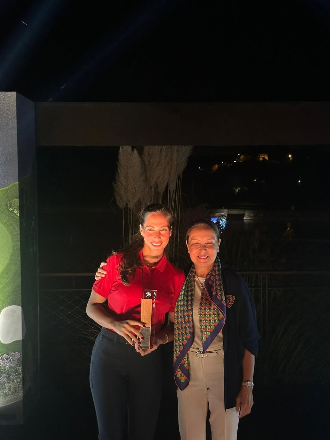 Zehra Çilingiroğlu Golf Turnuvasında İki Ödül Birden Kazandı
