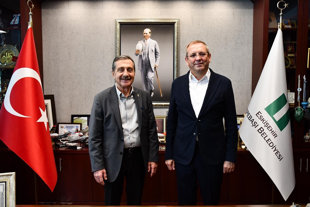 Ayvalık Belediyesi, Kardeş Şehir Eskişehir Tepebaşı Belediye Başkanı'nı Ziyaret Etti