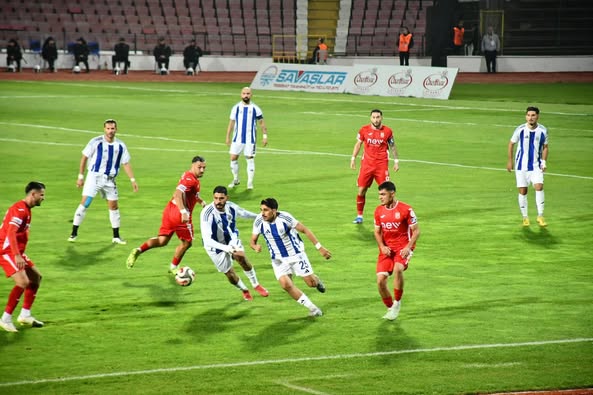 Balıkesirspor, Atatürk Stadı'nda Sahada