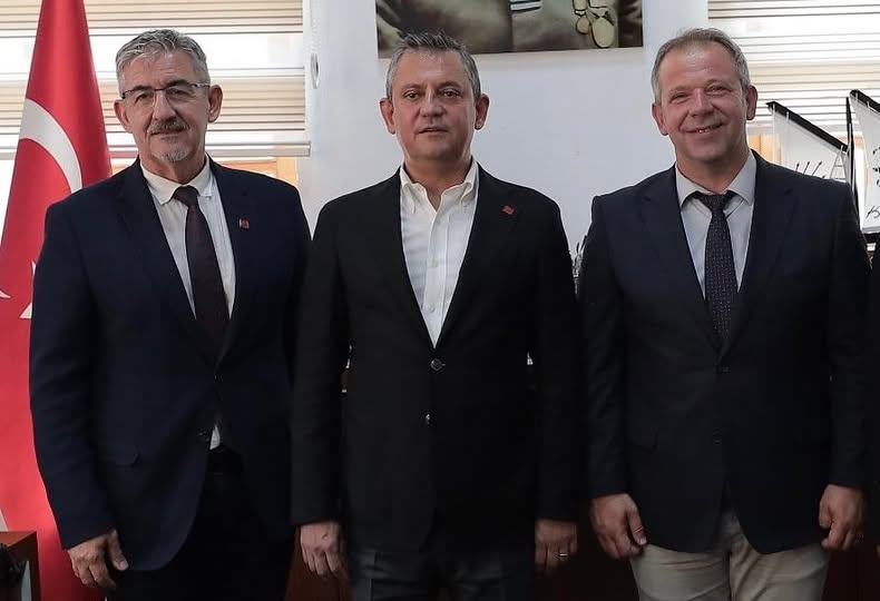 CHP Balıkesir'de Erden Köybaşı Yeniden İl Başkanı Seçildi