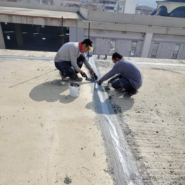 Bigadiç Belediyesi Yeni İş Merkezi'nde Yalıtım Çalışmaları Devam Ediyor