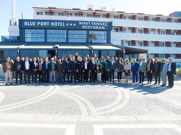 Burhaniye'de Muhtarlar Günü Kutlaması: Başkan Deveciler ve Muhtarlar Buluştu