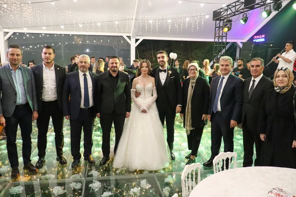 AK Partili Dr. Mustafa Canbey, Balıkesir'de Düğün Törenine Katıldı