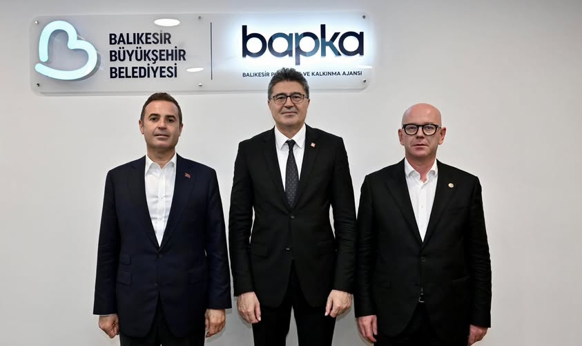 CHP'li Sarı ve Aytekin, Balıkesir Büyükşehir Belediye Başkanı Akın'ı Ziyaret Etti