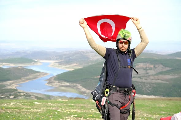 Altıeylül'de Yamaç Paraşütü Etkinliği Gerçekleştirildi