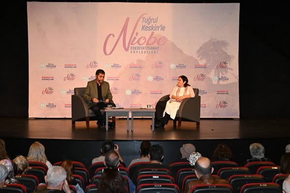 Latife Tekin, Manisa'da Edebiyatseverlerle Buluştu