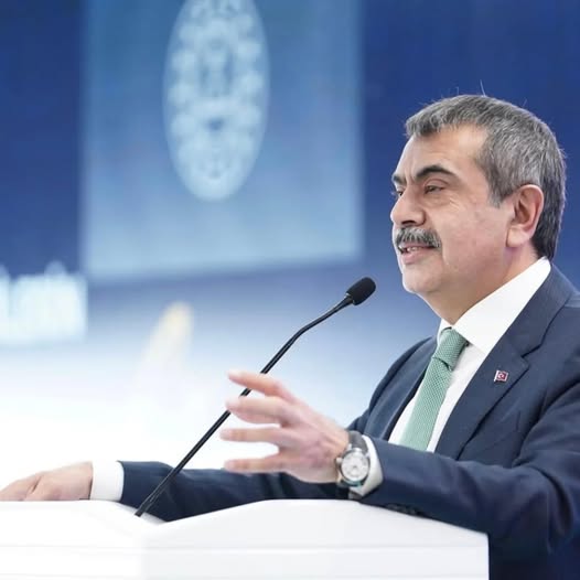 Balıkesir Sındırgı'da Deprem Sonrası Okullar İçin Acil Ödenek