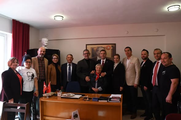 Balıkesir'de Cumhuriyet'in 102. Yılı Coşkuyla Kutlandı