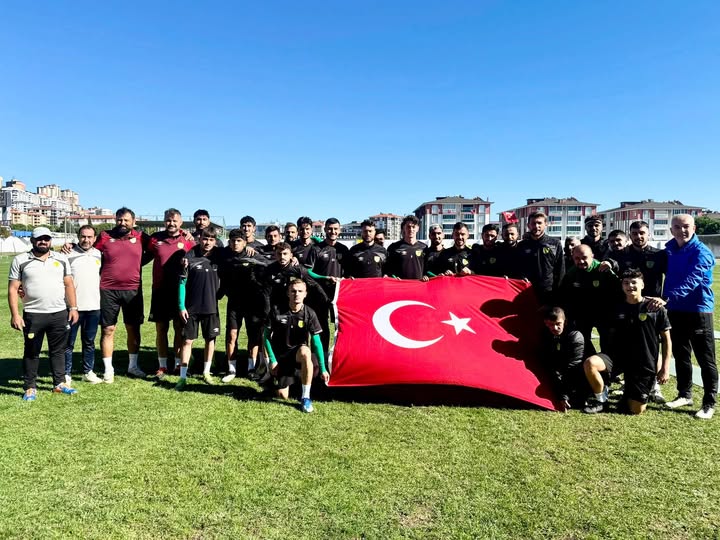 1966 Edremit Spor Cumhuriyet Coşkusunu Yaşatıyor