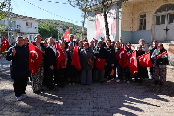 Balya'da 29 Ekim Cumhuriyet Bayramı Coşkusu: Orhanlar Mahallesi'nde Tören Düzenlendi