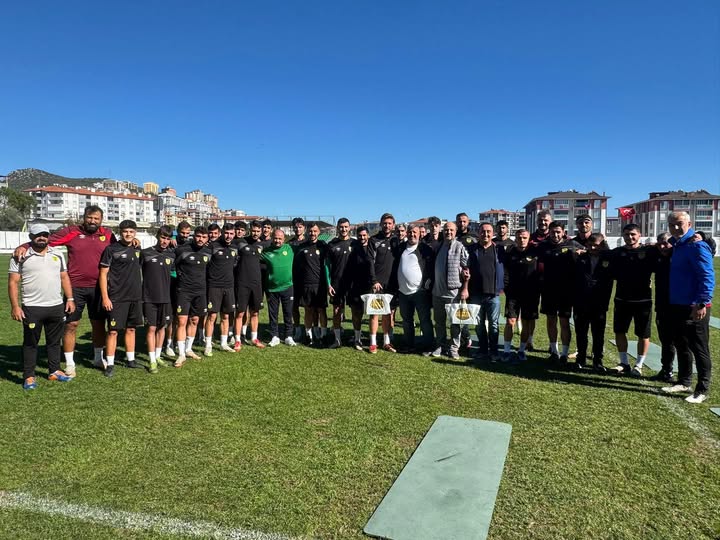 1966 Edremitspor'a Ödemişspor Maçı Öncesi Esnaf Desteği