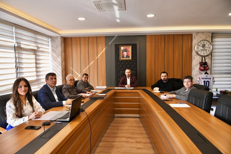 Altıeylül Belediyesi'nde Encümen Toplantısı Gerçekleştirildi