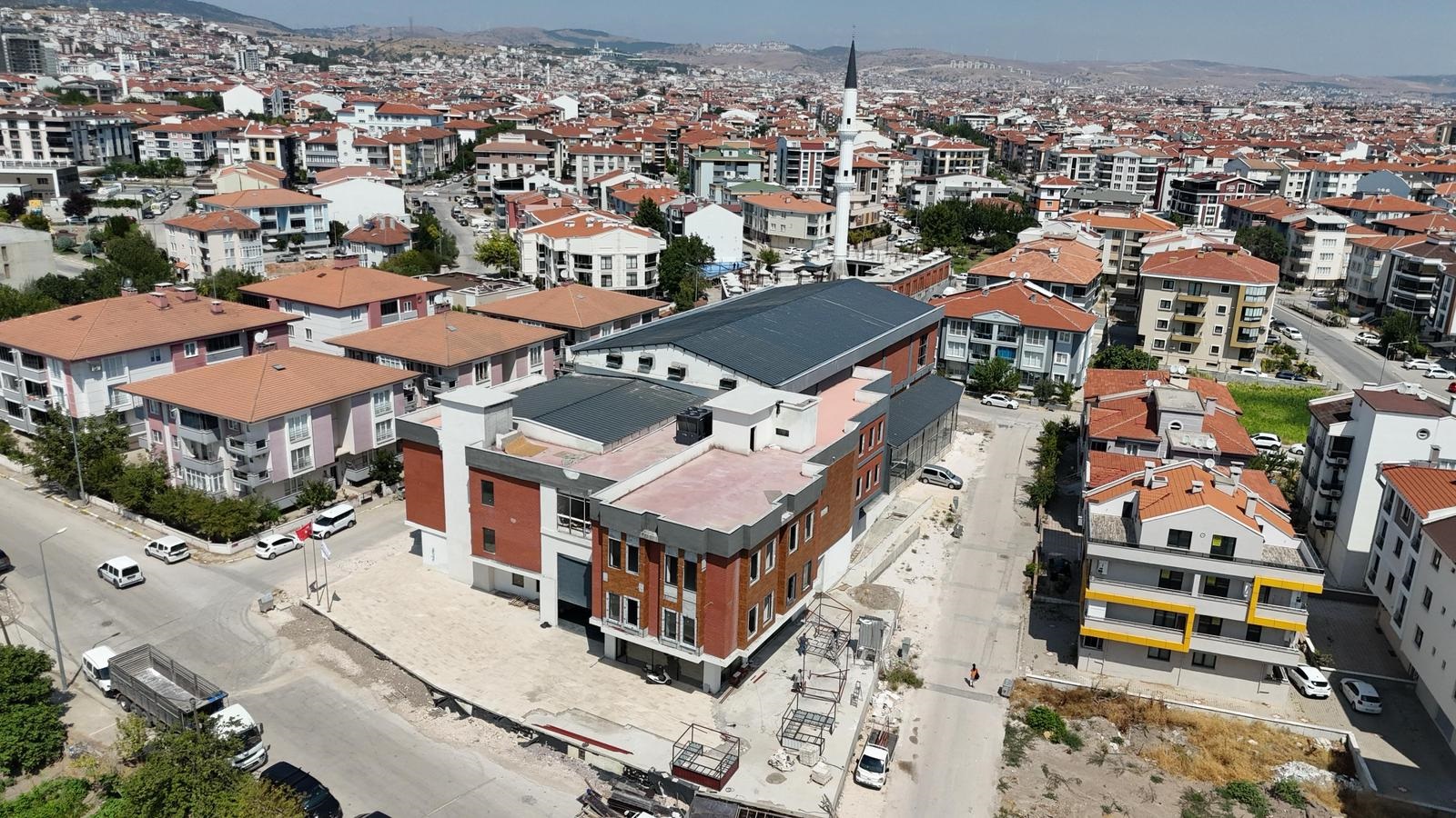 ALTIEYLÜL'DE YATIRIM RÜZGÂRI