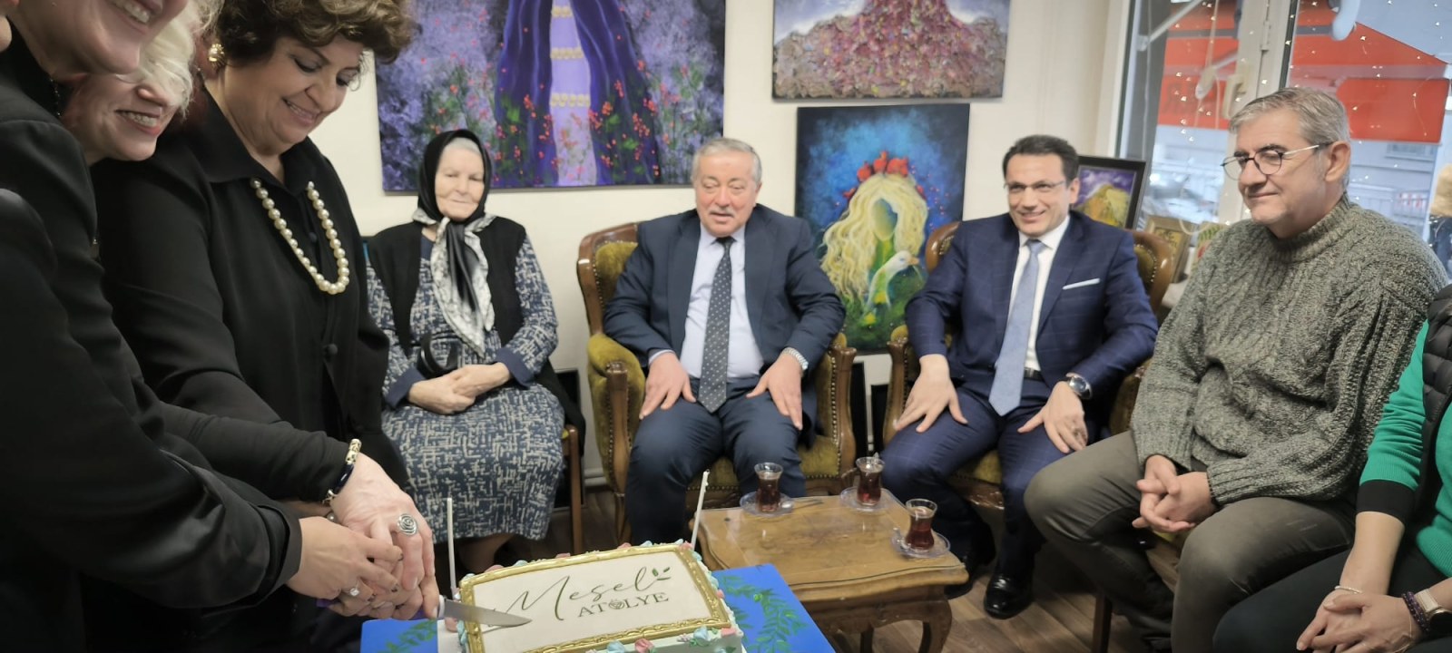 MESEL ATÖLYESİ 3.KURULUŞ YILDÖNÜMÜNÜ KOKTEYL İLE KUTLADI