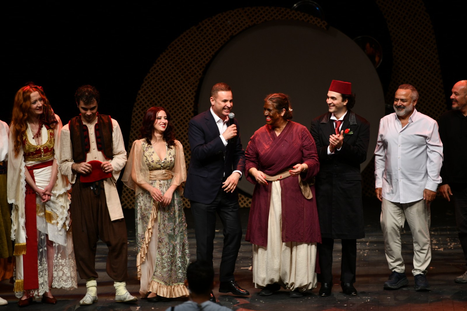 Balıkesir Şehir Tiyatrosu İlk Günden İzdiham Yarattı