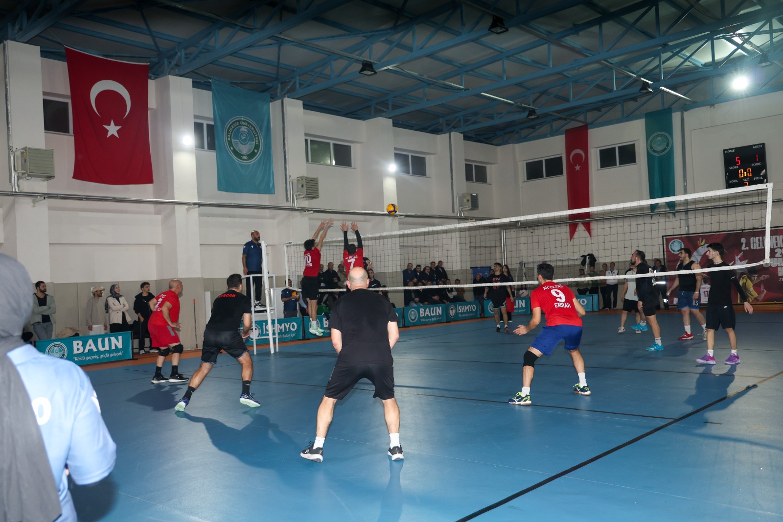 İVRİNDİ'DE VOLEYBOL HEYECANI BAŞLIYOR